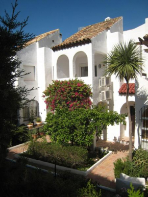 Beautiful Town House With Air Conditioning In Secure Urbanisation. Internet.